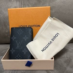 Louis Vuitton Pocket Organizer. New Black and Gray Monogram.